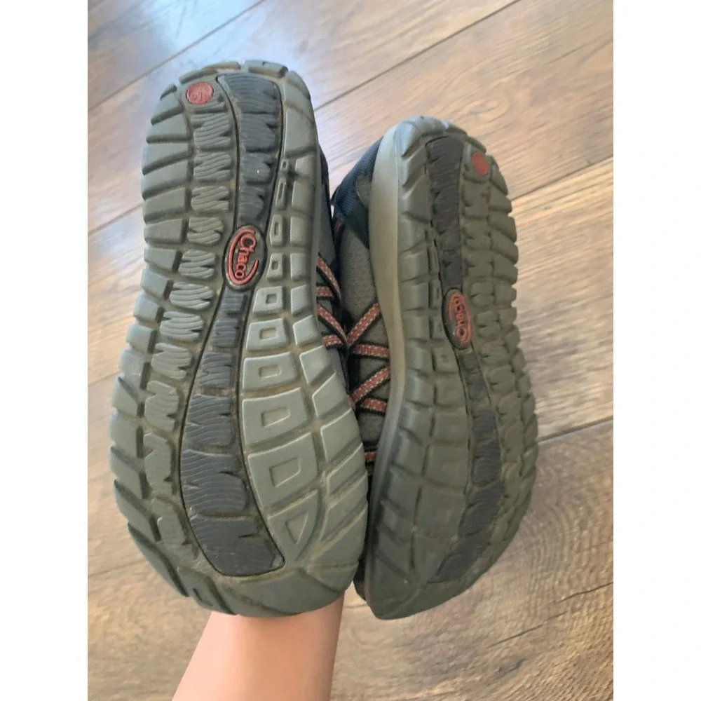 Chaco Outcross Kids Water Shoes Grey Black Red‎ Hybrid Hiking Sneakers Size 3